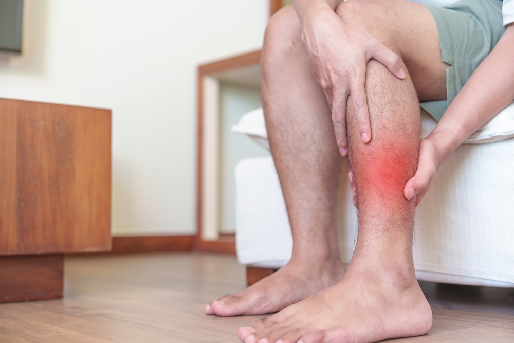 Healthcare provider examining patient during shin splints treatment consultation